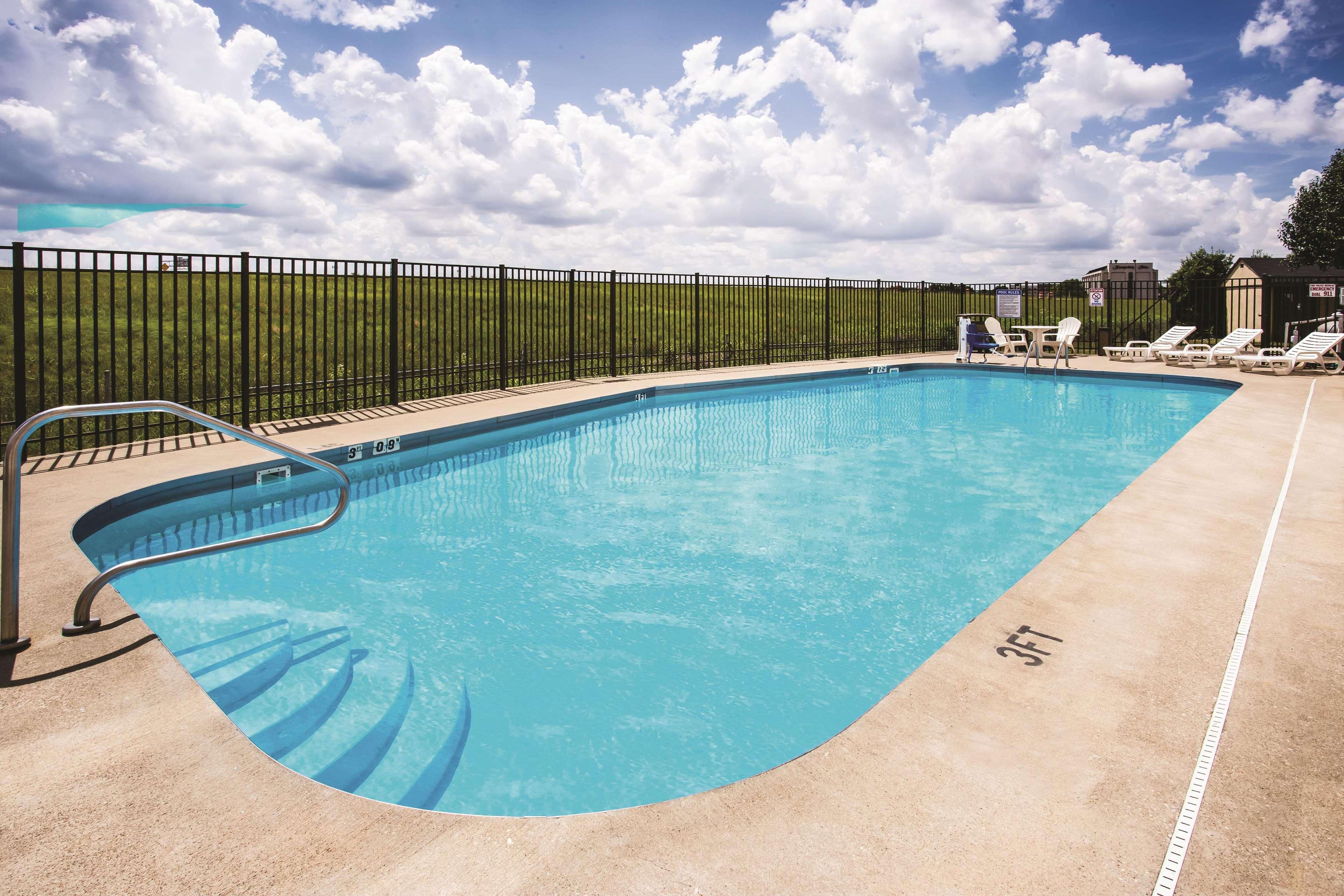 La Quinta By Wyndham Evansville Exterior foto